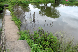 One of the overflowing Cement bund at Surodi